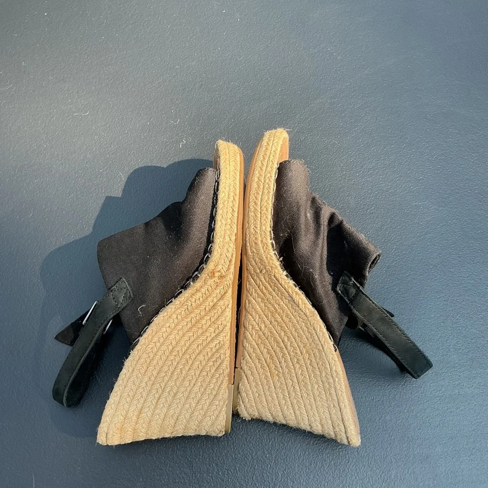 Tom’s Black Canvas Sandals